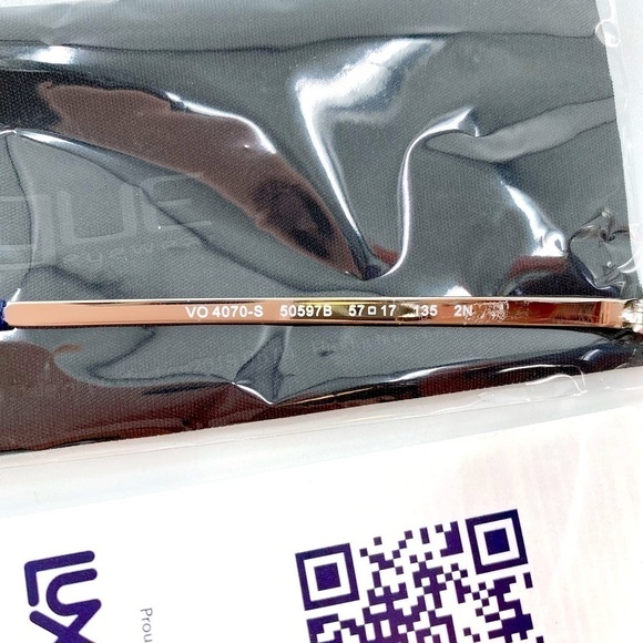 Vogue
Eyewear Women's Sunglasses, VO4070S - Picture 7 of 9